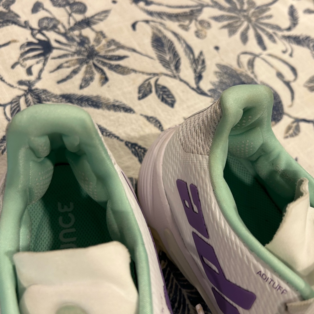NWT Adidas Women's Tennis Shoes Sz 9 - Picture 5 of 6